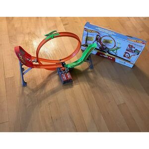 Hot Wheels Power Shift Raceway Motorized Track Set Loop & Jump - In Box- Used‎